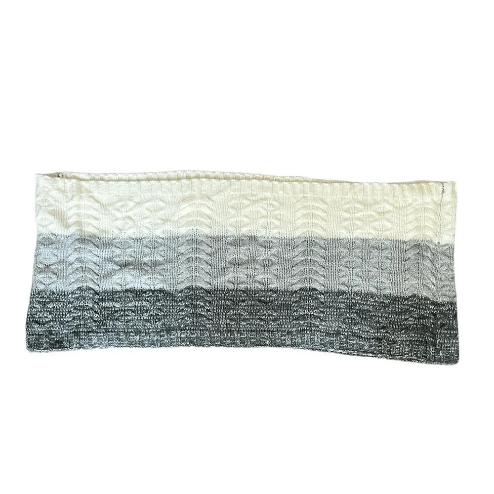 New New York & Co Cable Knit Gray/Ivory Infinity Scarf